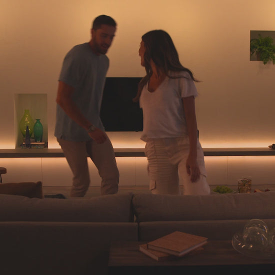 Philips Hue Play HDMI Sync Box video